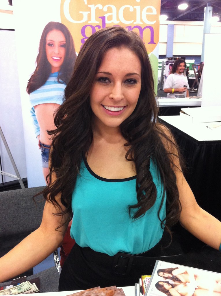 Gracie Glam - a photo on Flickriver