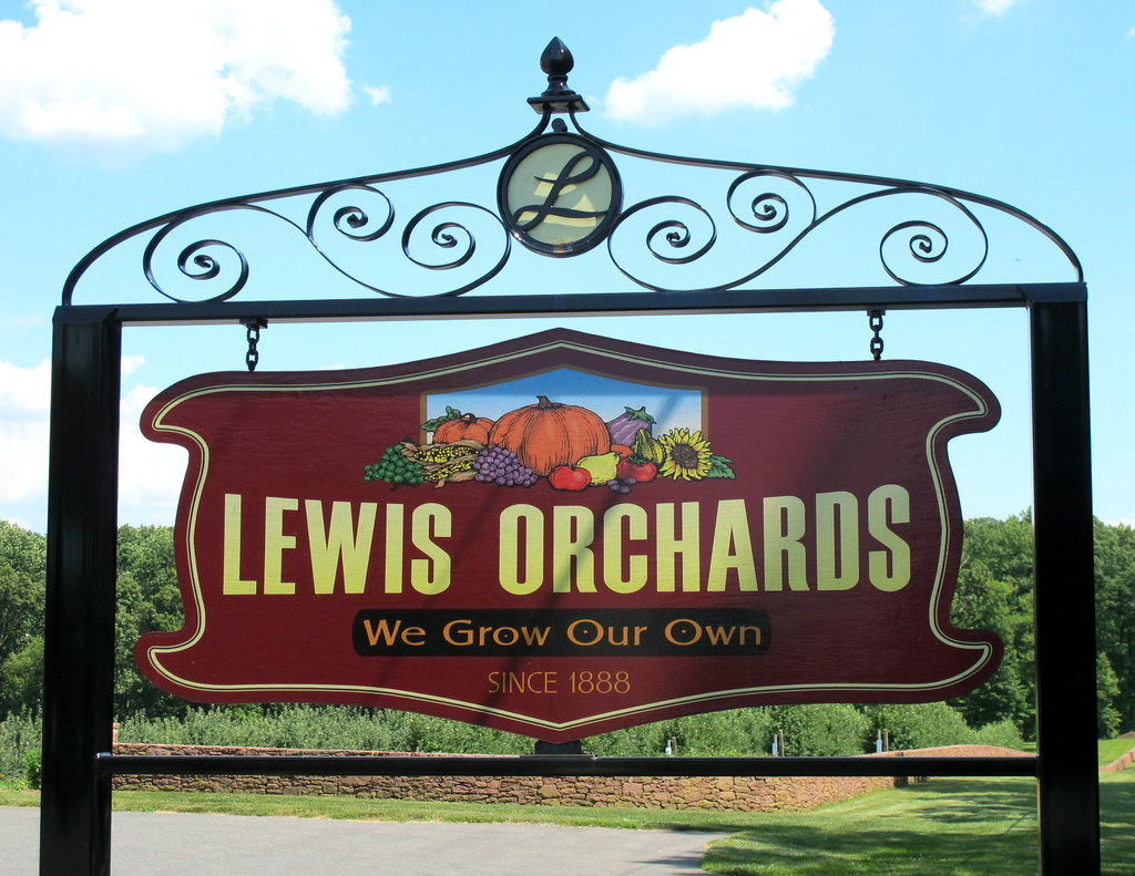 Lewis Orchards, Farm Market, Dickerson, Maryland IMG_2684 Flickr