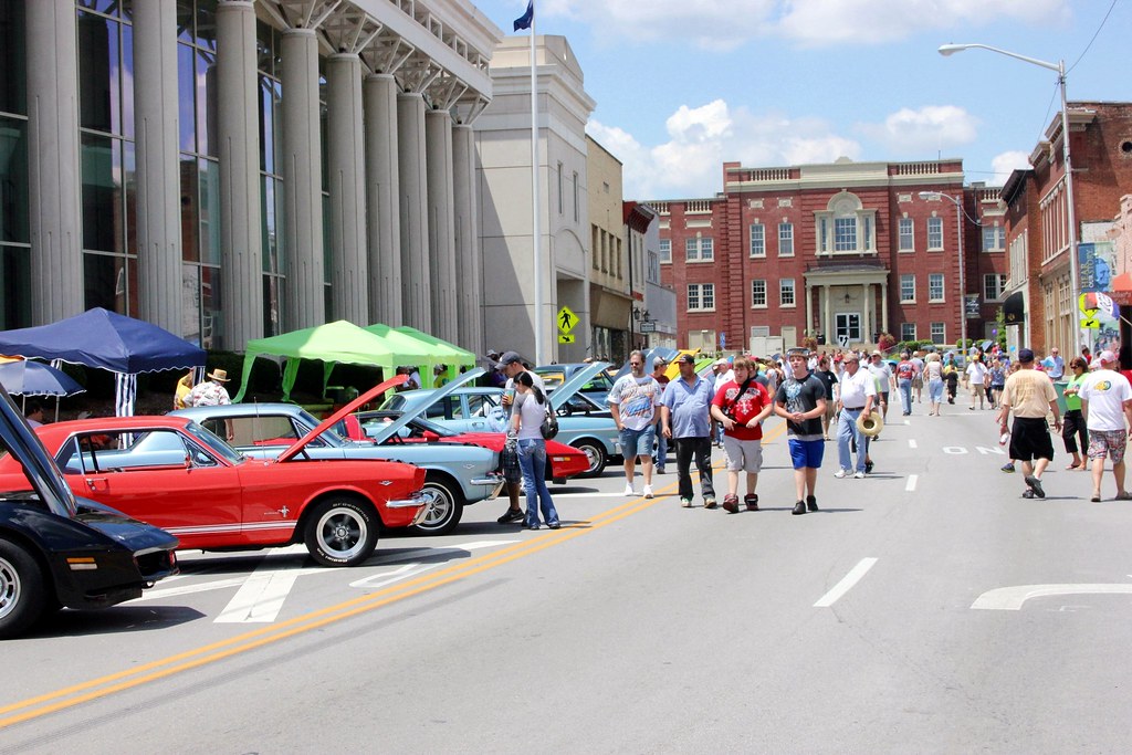 Street Rods & Classic Cars Cruisin' the Heartland Elizabet… Flickr