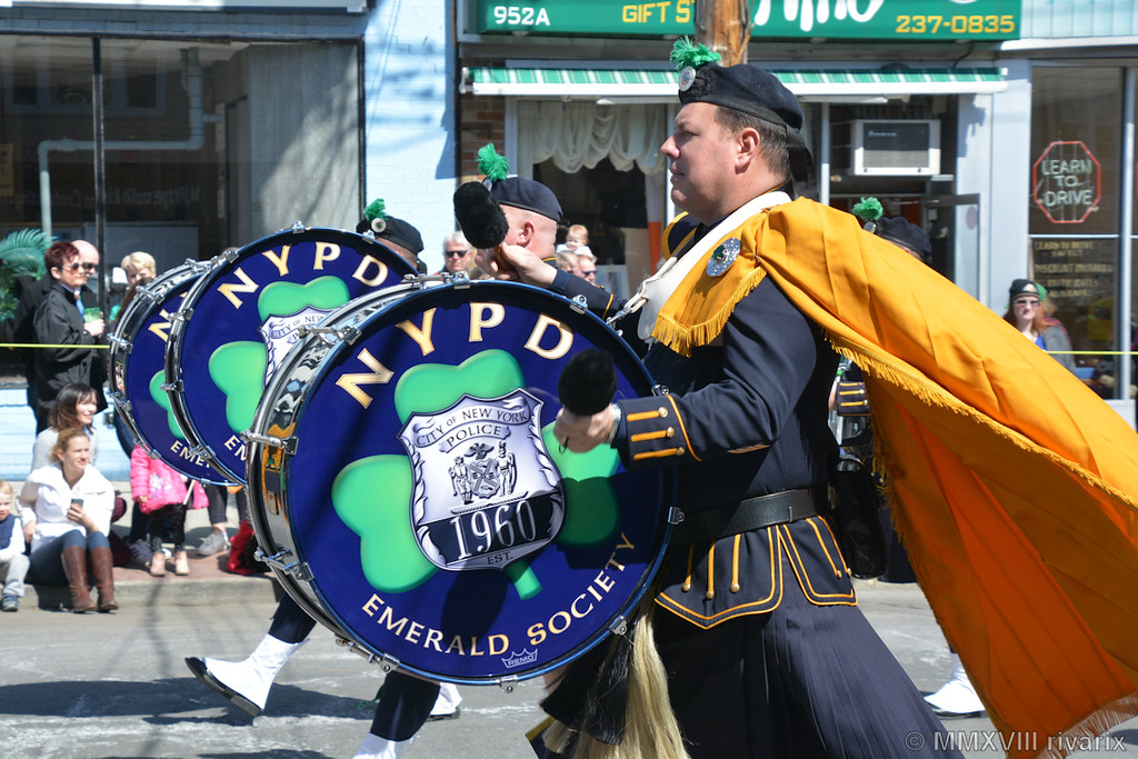 393 St. Patrick's Day NYPD Emerald Society Pipes and Dru… Flickr