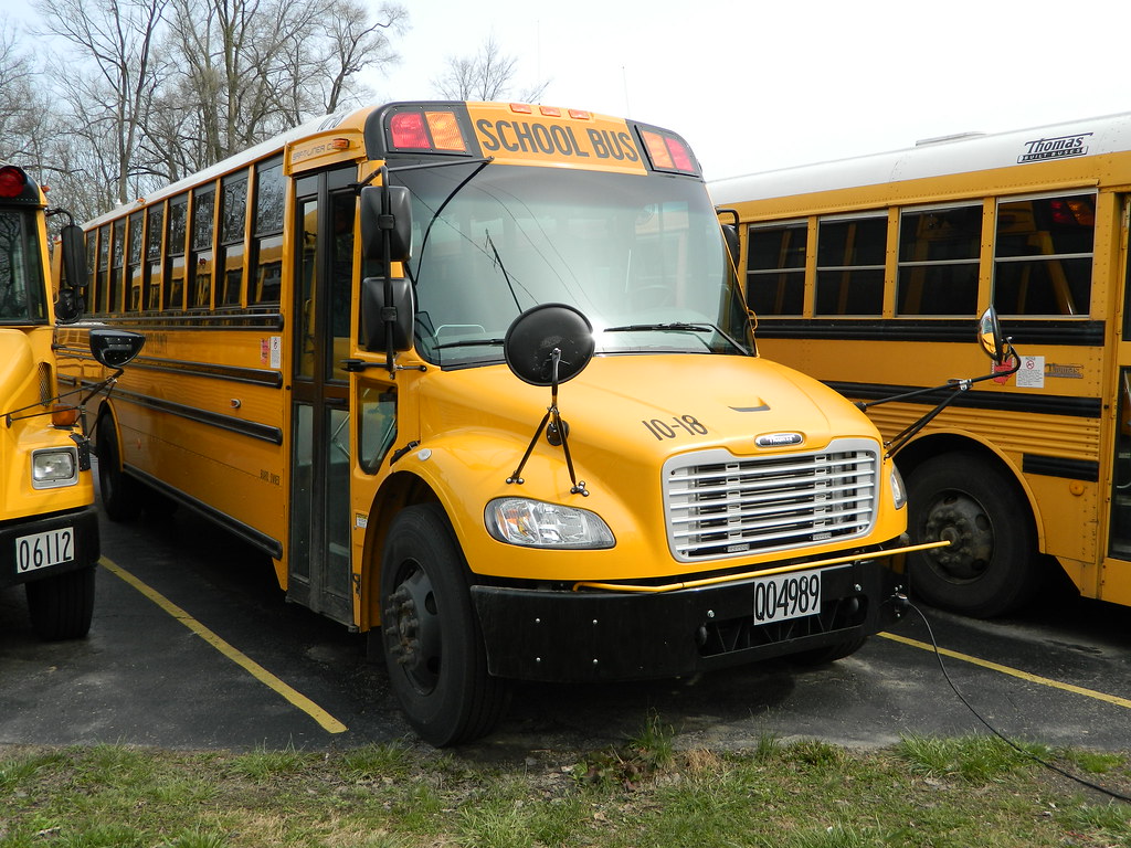 Zane Trace Local School District 1018 Bus lot Chillicot… Flickr