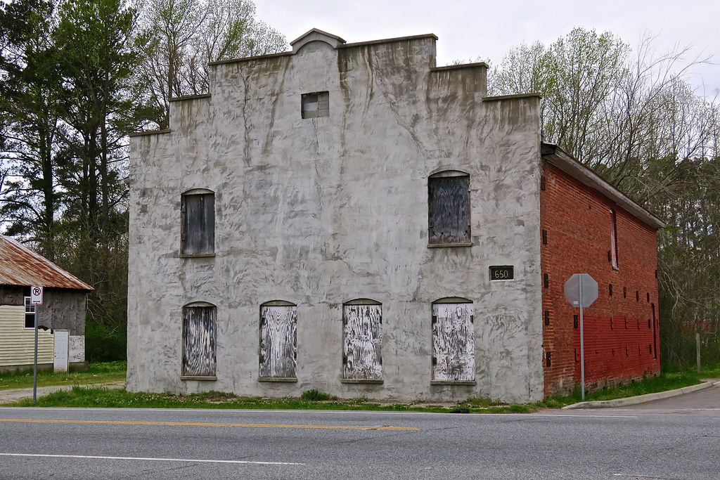 Abandoned, Whaleyville, VA A derelict building with an odd… Flickr