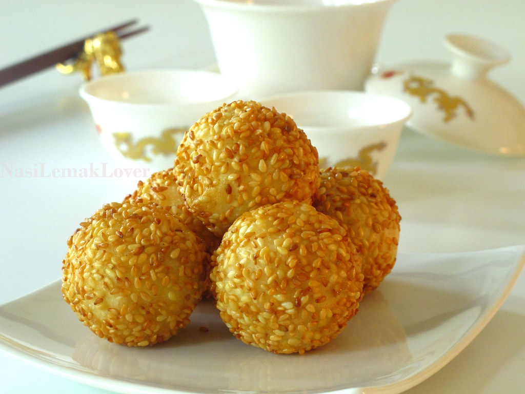 Jian Dui煎堆(Deep fried glutinous rice balls / Sesame seed b… Flickr
