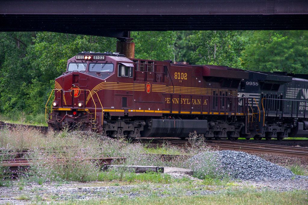 Norfolk Southern Pennsylvania Railroad Heritage Unit ES44A… Flickr