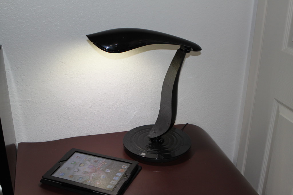 Beacon 600 by IMG lighting IMG Lighting's LED desk lamps a… Flickr