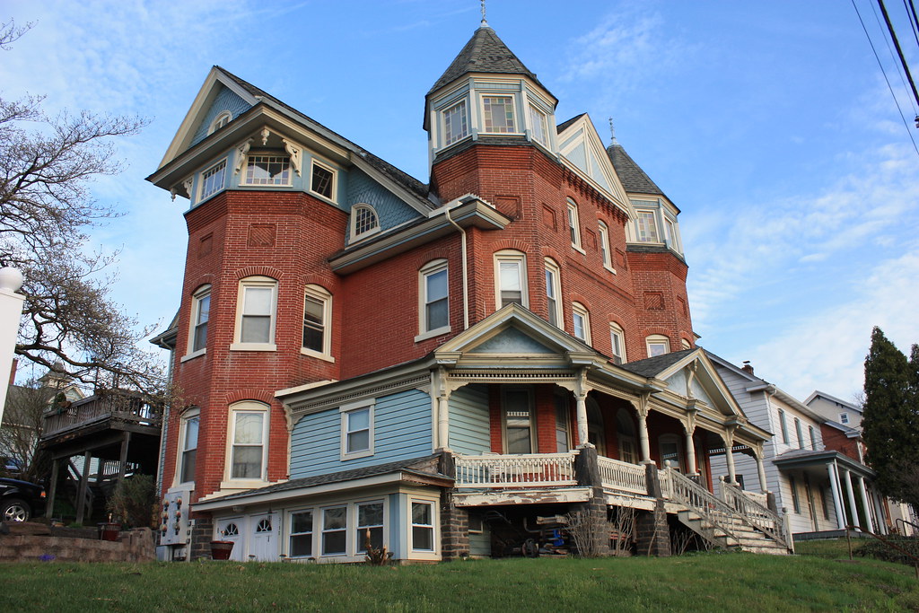 House in Schwenksville III Victorian house in Schwenksvill… Flickr