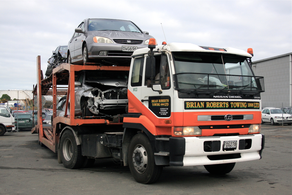 Haulaway! With a load of damaged cars from Turners Auction… Flickr