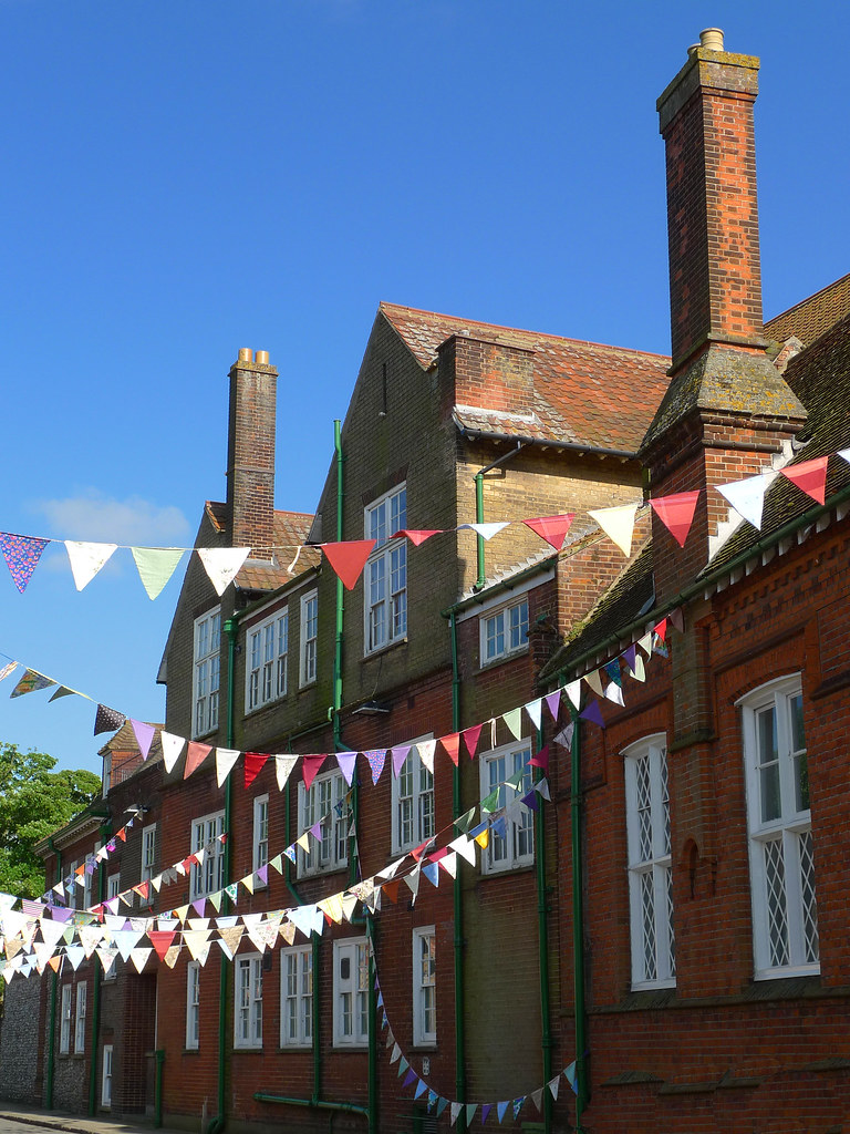 Spike Bunting Holt, Norfolk Howard Somerville Flickr