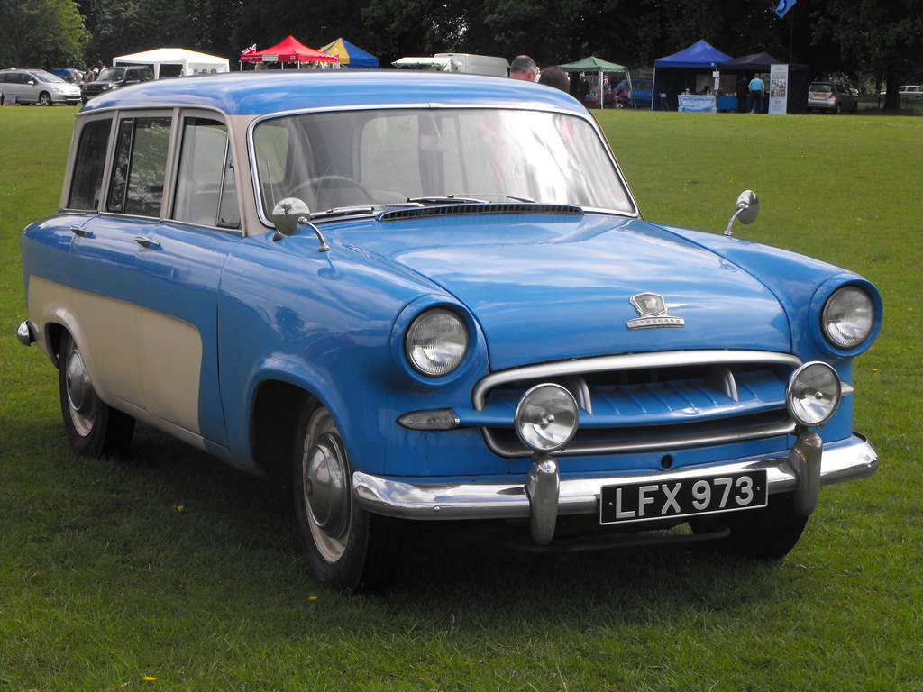 Standard Vanguard Estate LFX 973 Seen at the Luton Festi… Flickr