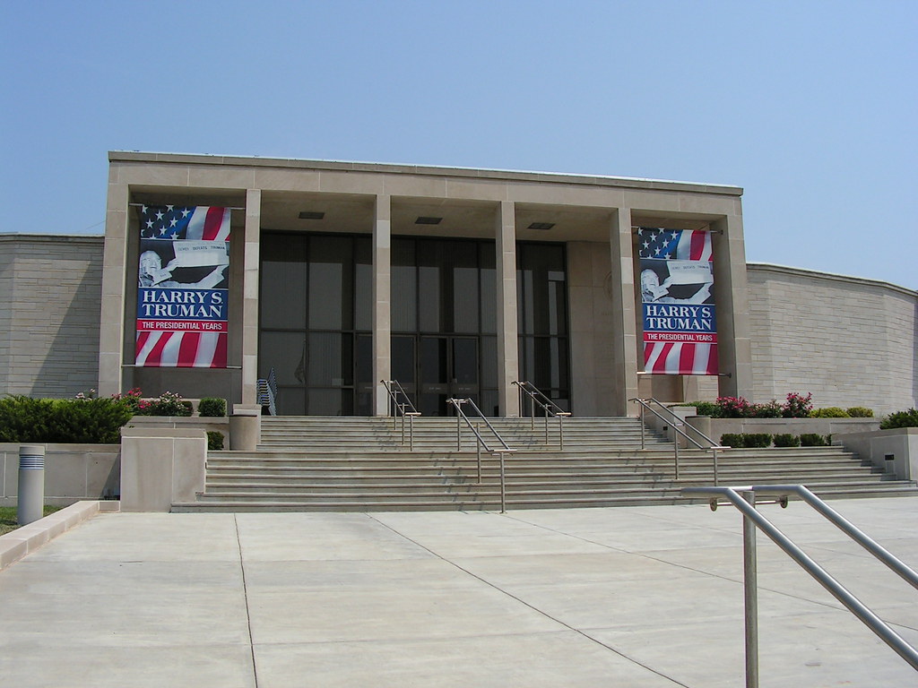 Entrance to the Truman Presidential Library Harry S Truman… Flickr