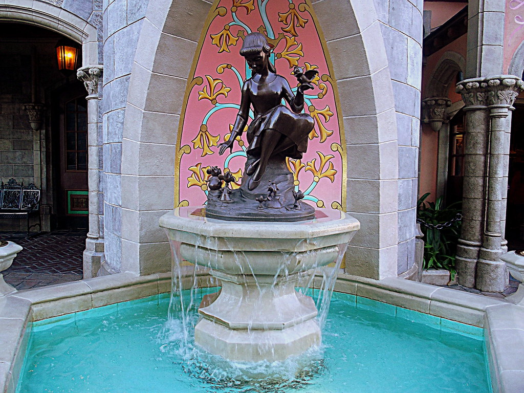 Cinderella Wishing Fountain Magic Kingdom, Christmas 2011 … Flickr