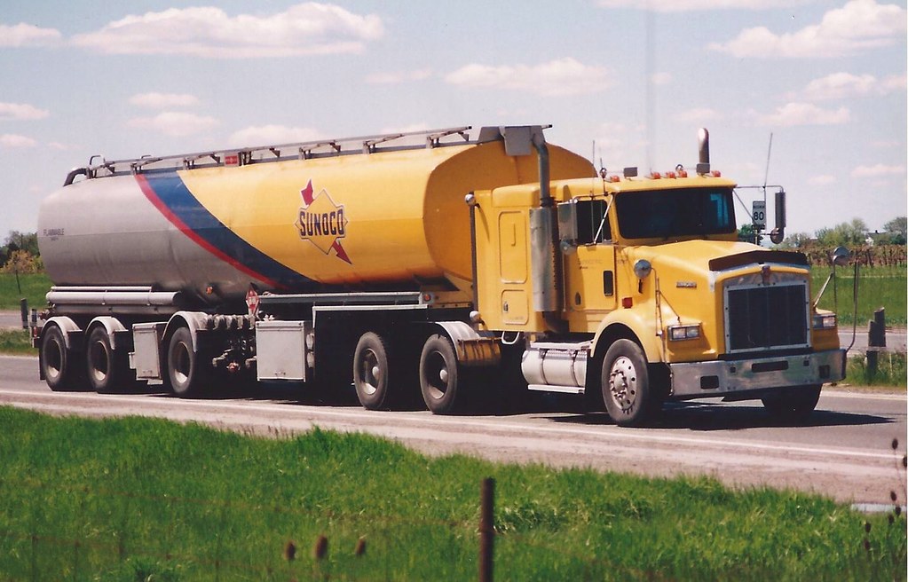 Canadian KW T800 Sunoco Mid1990's shot in Ontario. Note s… Flickr