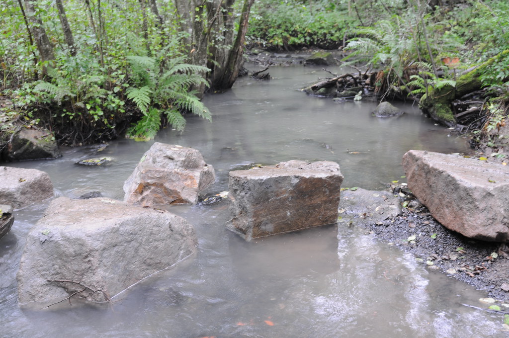 Elvestein Alnaelva Hva Gjor Vi Her Landart Pa Ammerud Ved Flickr