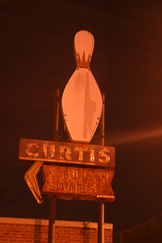 Curtis Suburban Lanes, Ewing, NJ Night Shot To see a day … Flickr