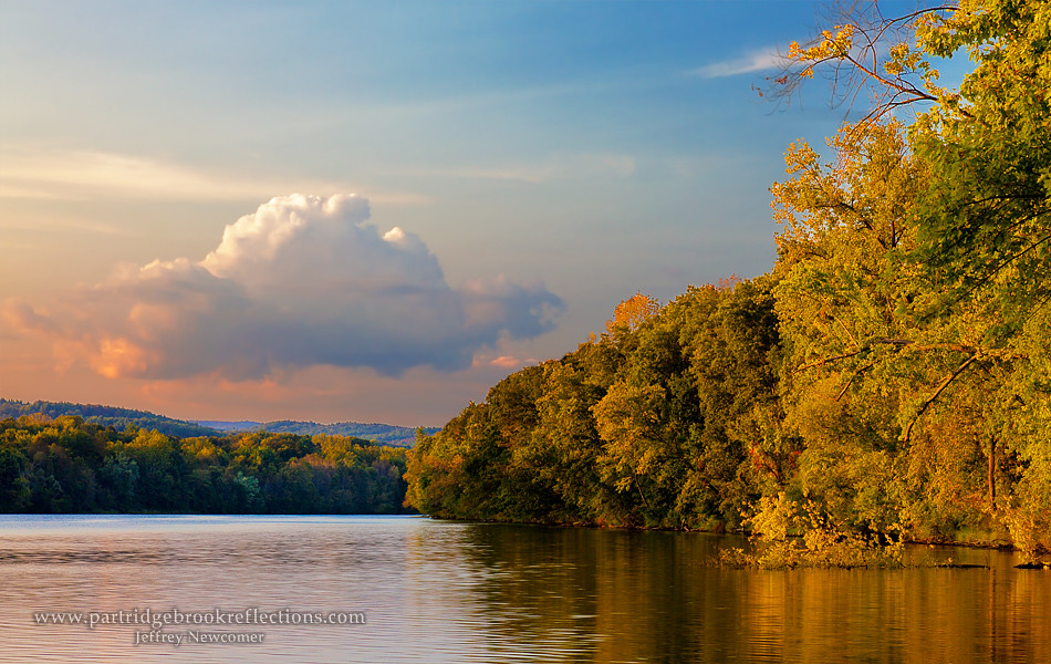 Connecticut Sunset The sunset glow along the Connecticut R… Flickr