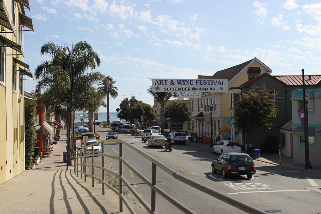 Capitola California Down town Capitola California. Dave Meeker Flickr