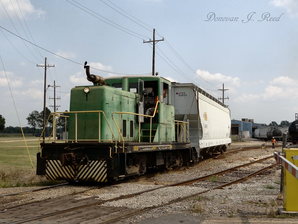 UTLX 25644 / Ville Platte, Louisiana Small GE switcher own… Flickr