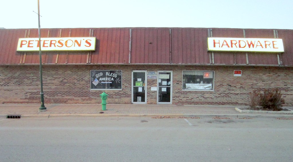 Peterson's Hardware, Lemont, IL On the outskirts of downto… Flickr