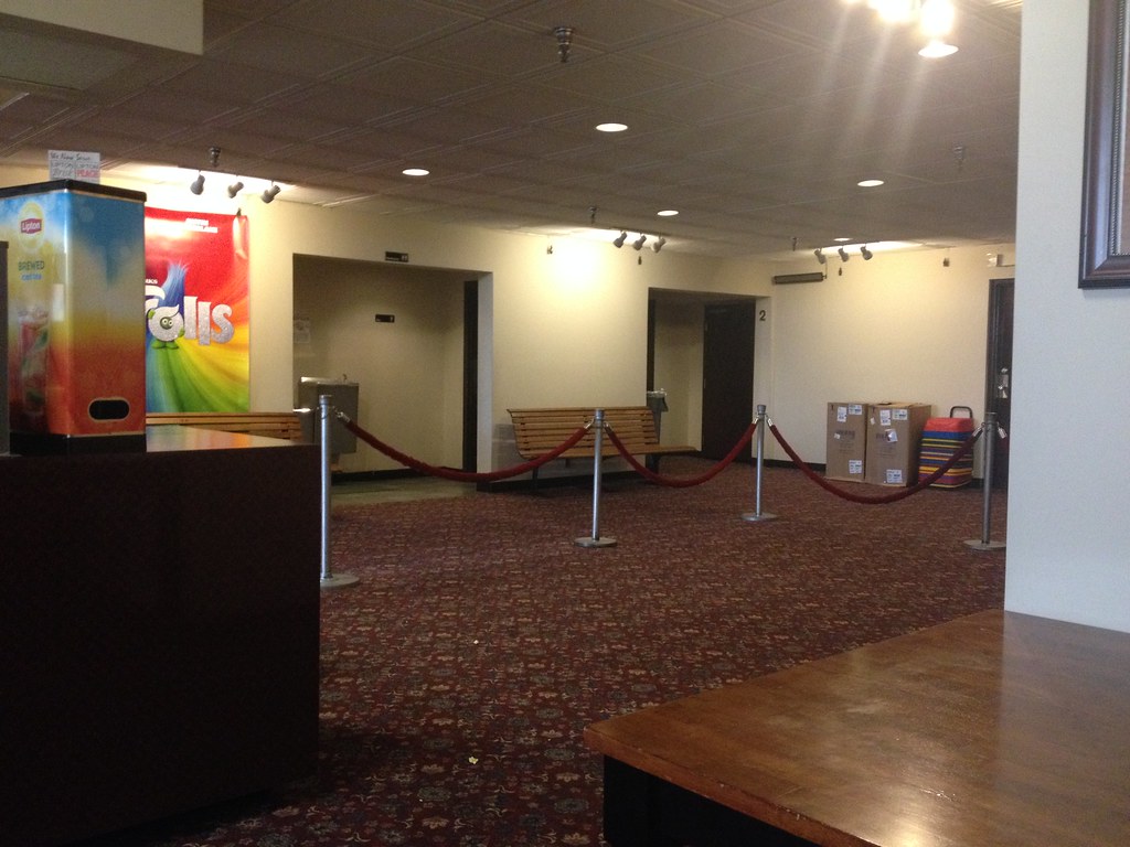 Premiere 6 Theater Murfreesboro, TN Lobby greenth1ng Flickr