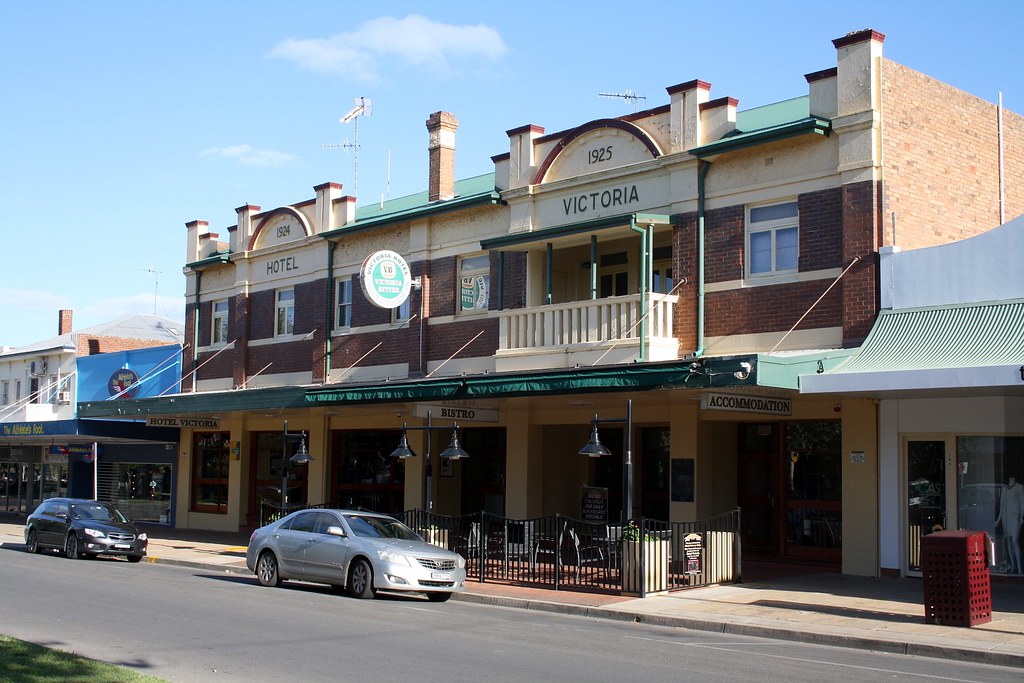 VICTORIA HOTEL GRIFFITH FlashFlyGuy Flickr