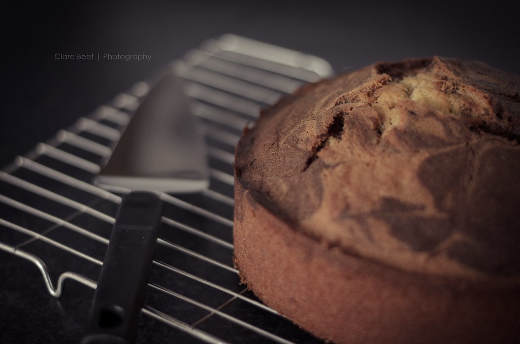 Cake cooling off... Smells lovely! Baked for my family vis… Flickr
