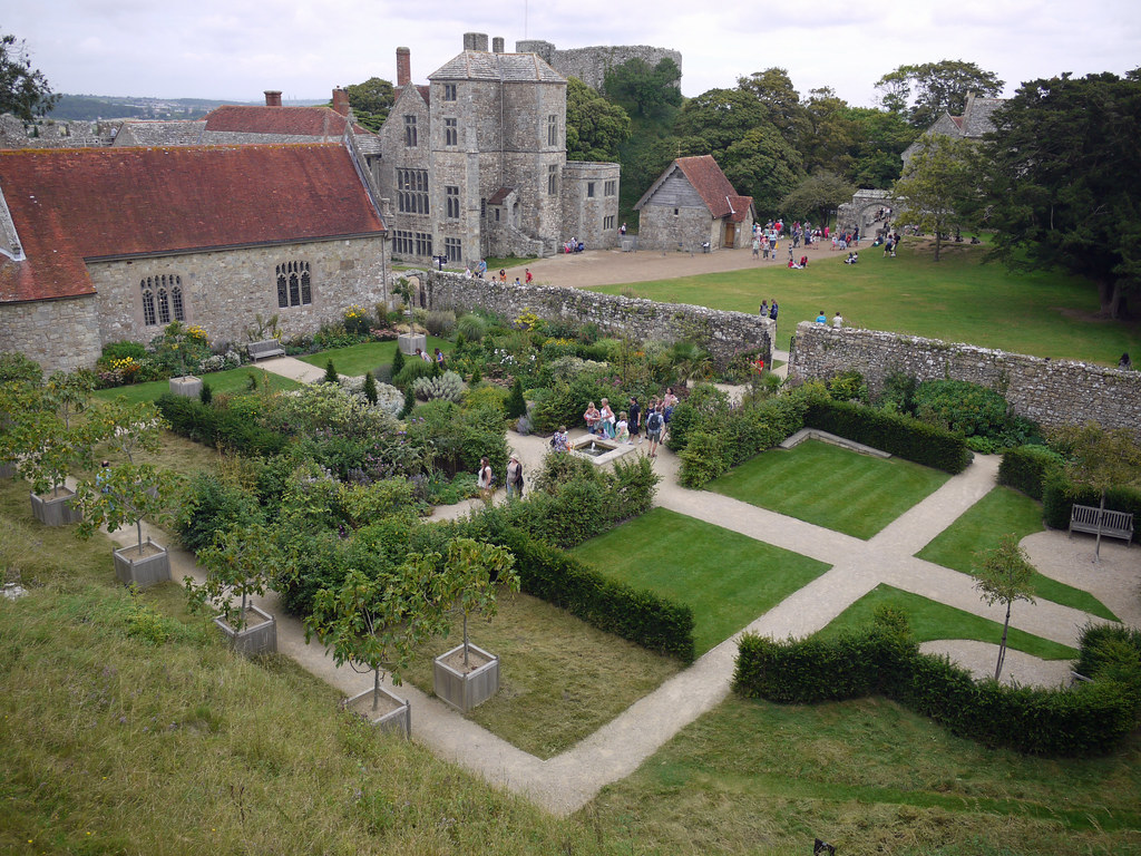 Carisbrooke Castle the gardens WhiteGoldWielder Flickr