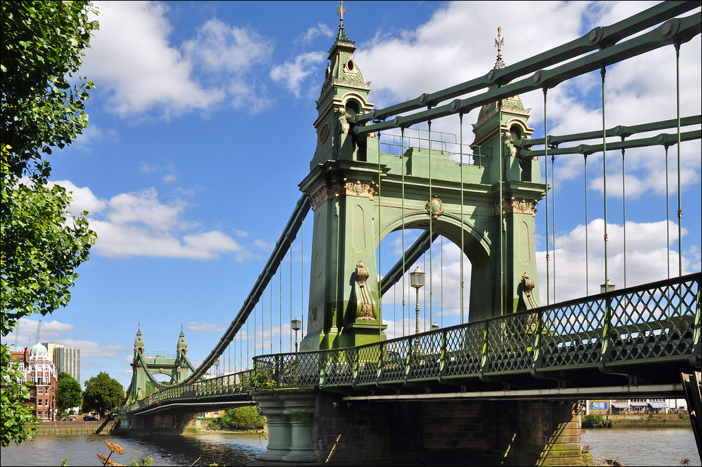 Hammersmith Bridge / south Ornate suspension bridge design… Flickr