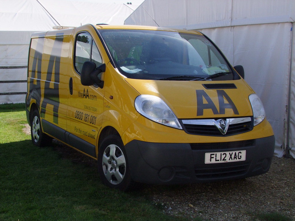 Vauxhall Vivaro 2900 van AA Renault Trafic II rebadgé pour… Flickr