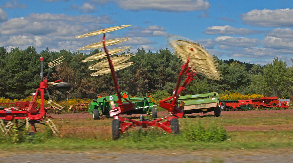 Farm equipment for sale Route 652, Wayne County, PA. P/S D… Flickr