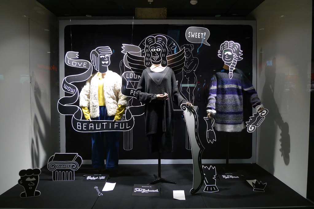 Vitrine Esprit Paris, octobre 2012 www.journaldesvitrine… Flickr