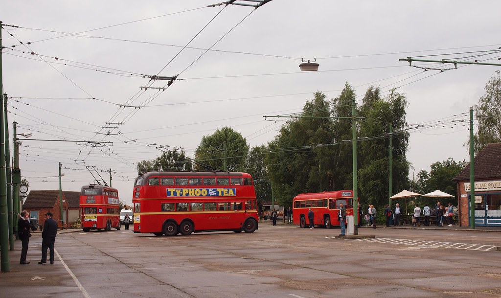 Trolleybus Turn KingstonuponThames in 1961? No, the Lond… Flickr