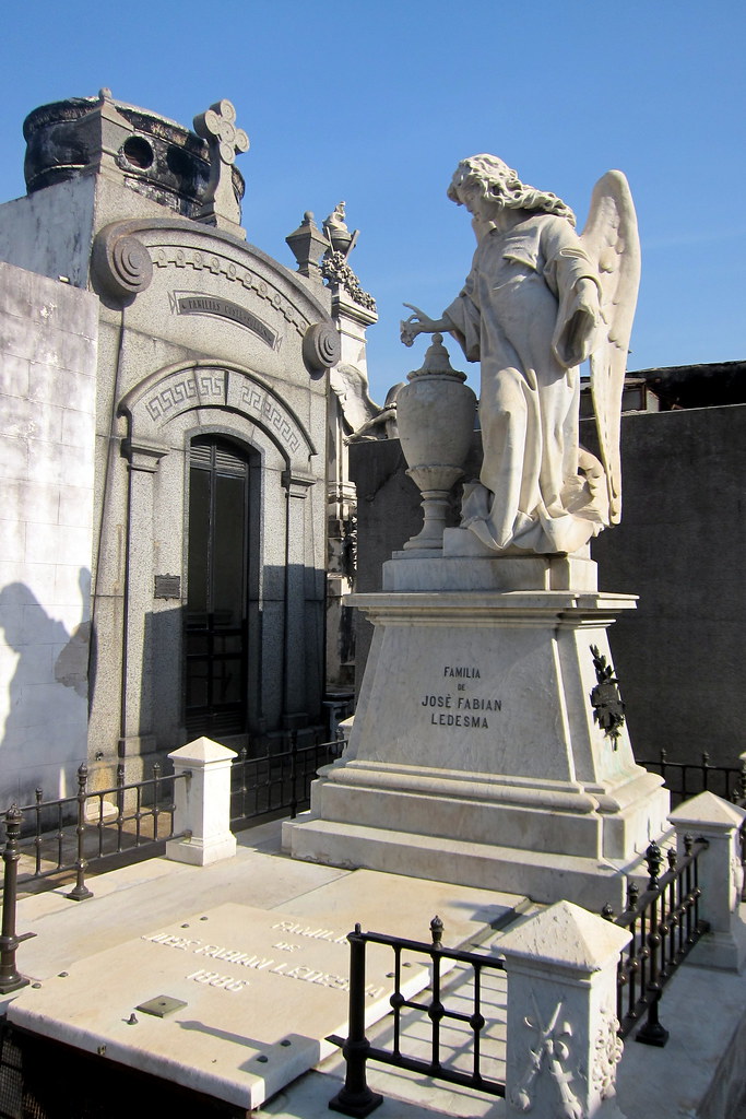 Buenos Aires Cementerio de la Recoleta tumba de familia… Flickr