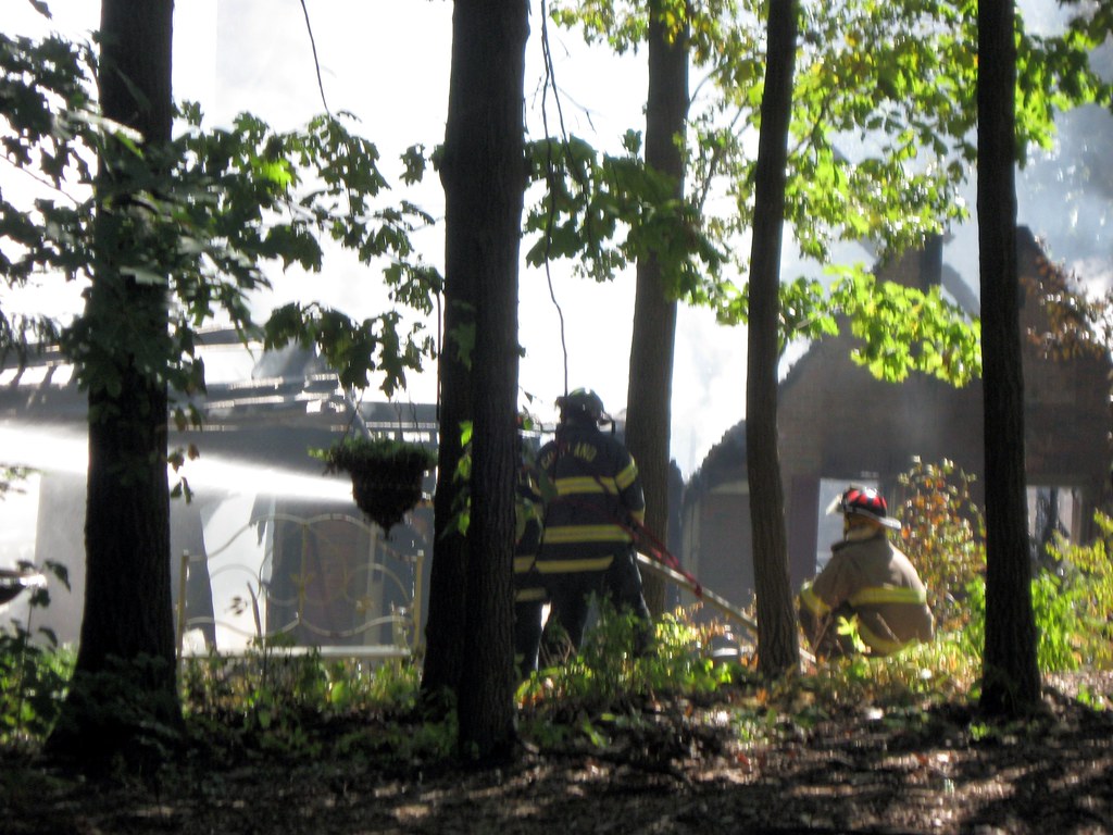 IL Firefighter Battling Flames Full involved house fire … Flickr