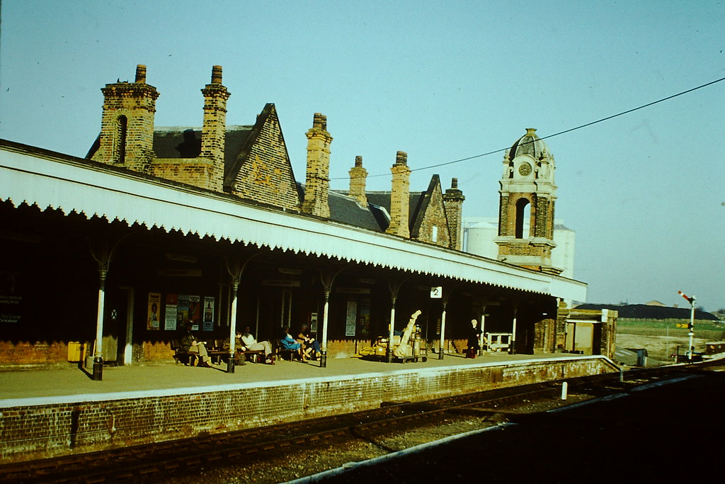 Bury St. Edmunds station Bury St. Edmunds station, 03/76. … Flickr