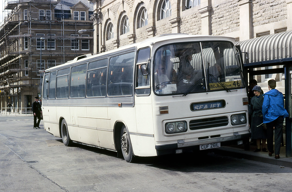 lancs accrington coachways cuf261l accrington spring 87 … Flickr