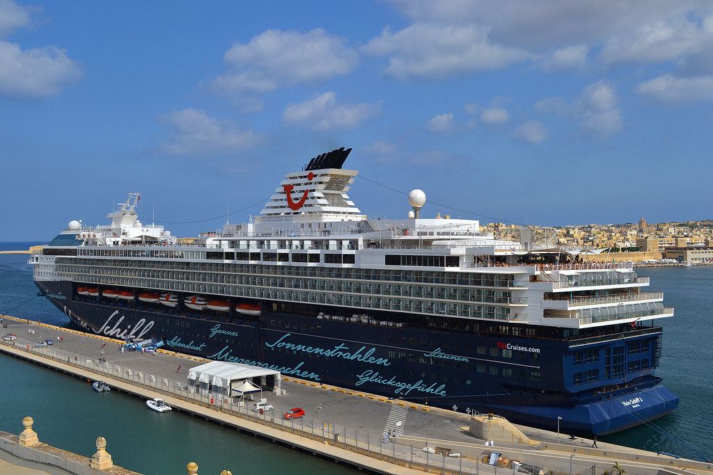 Mein Schiff 2 The Tui Cruises ship Mein Schiff 2 on its