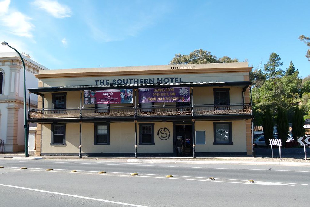 Commercial Inn (1859) 23 Murray St, Gawler. Flickr