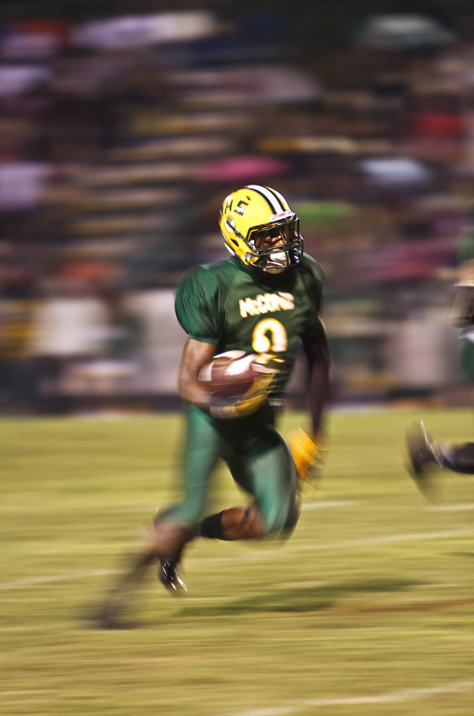 High School football This young man is quick! He sc… Flickr