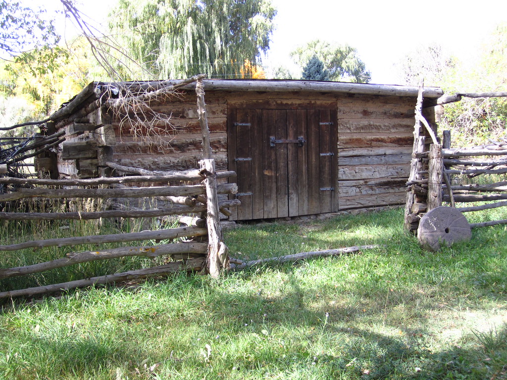 Storage shed, Martinez Hacienda Ali Eminov Flickr