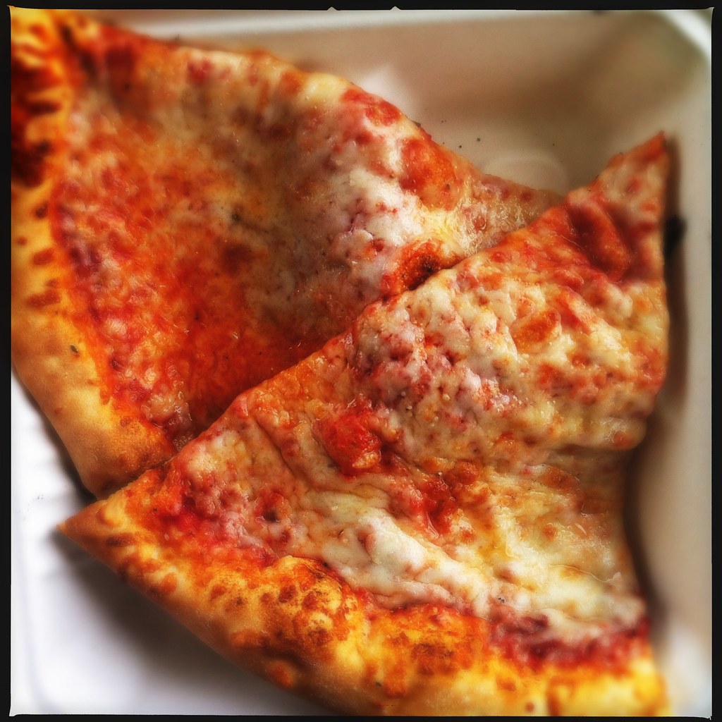 Cheese Pizza (It was amazing) From Rock'n'Dough pizza truc… Memphis