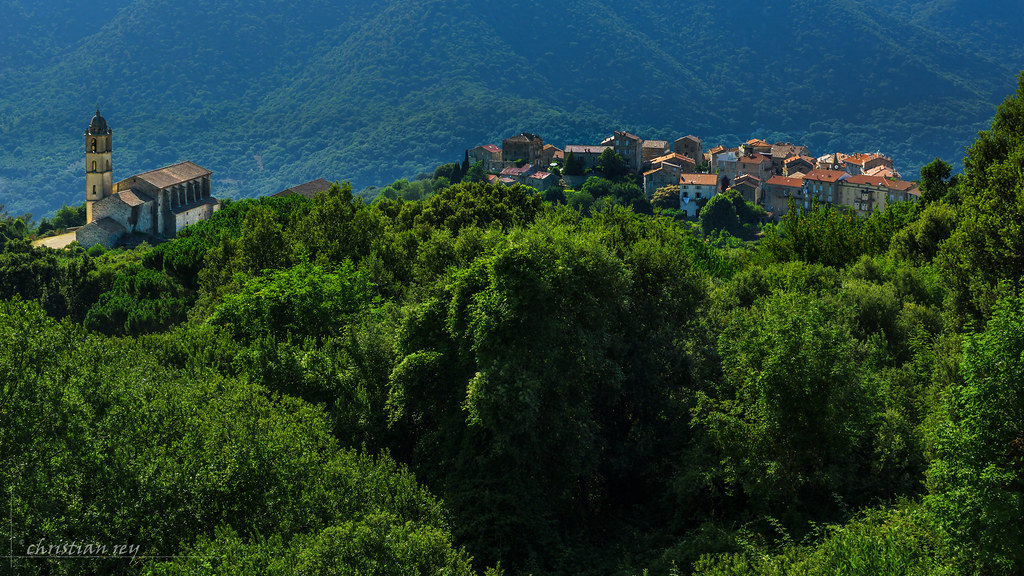 Village perdu (Corse, France) Perdu dans la végétation Sa… Flickr