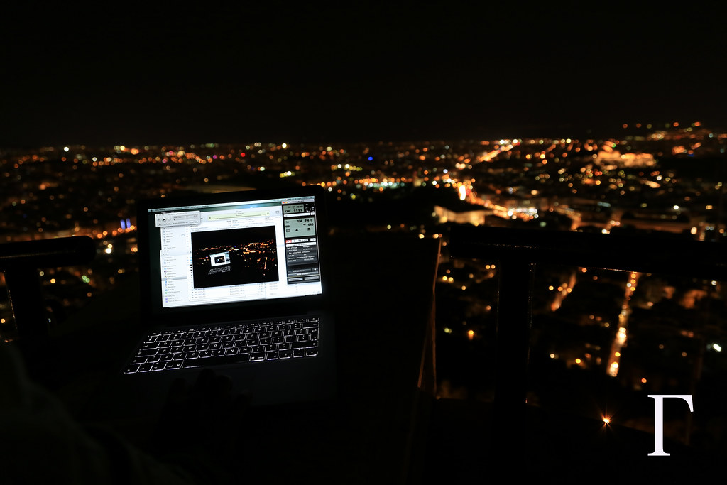 Apple on Athens' roof 2 Athens by night Γκάελ Flickr