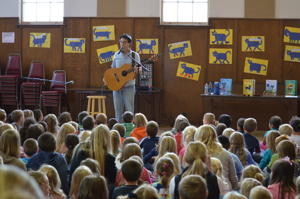 DSC_2783 Author Visit Eric Litwin KimberlyLittle Chute Public