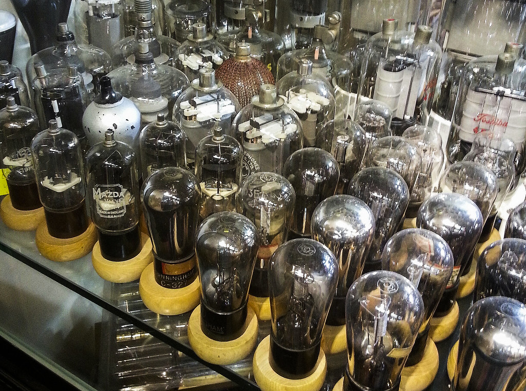 Some Vacuum Tubes Leung Flickr