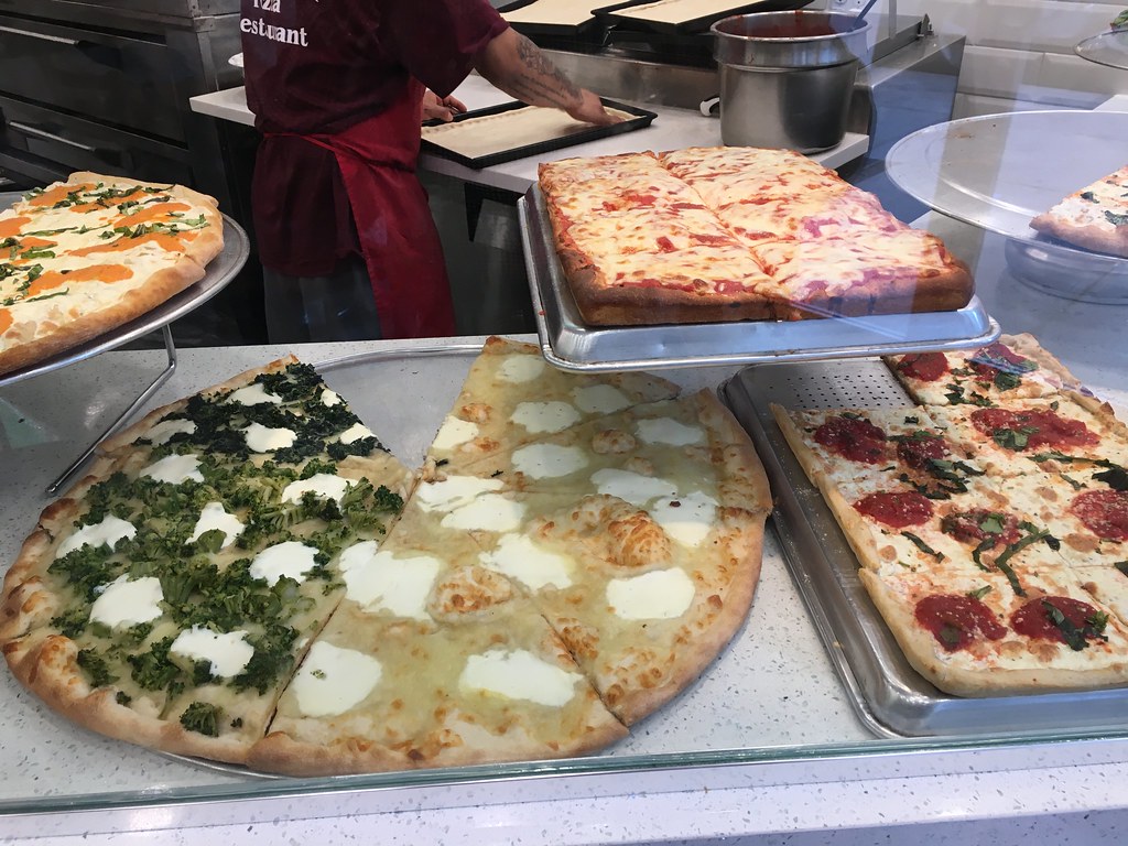 La Vera Pizzeria & Restaurant Lots of choices for pizza by… Flickr