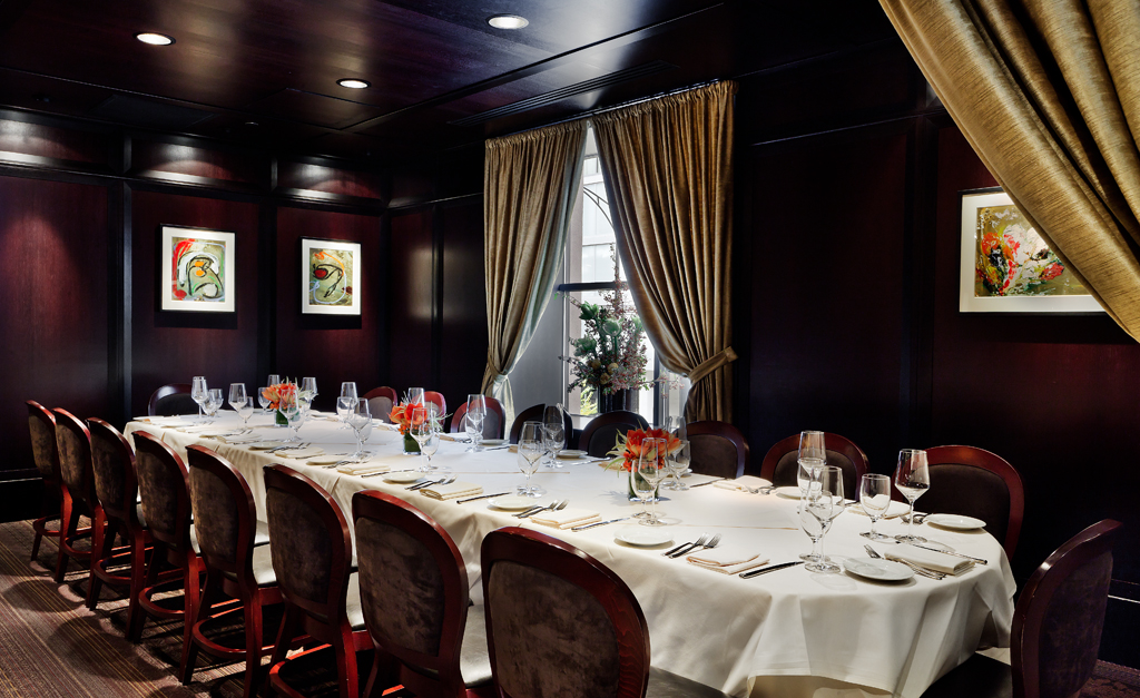 Benny's Chop House SemiPrivate Dining Room Table for 18 g… Benny's