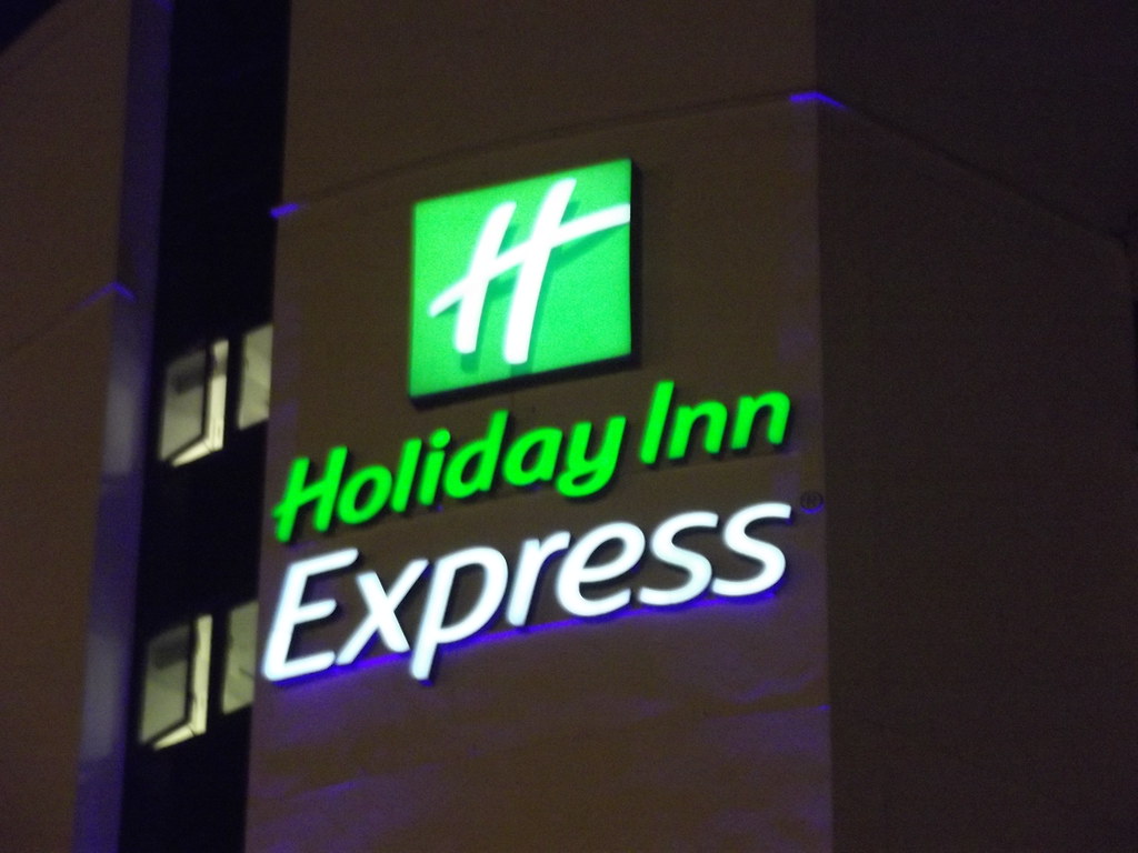 Holiday Inn Express North Greenwich sign In North Greenw… Flickr