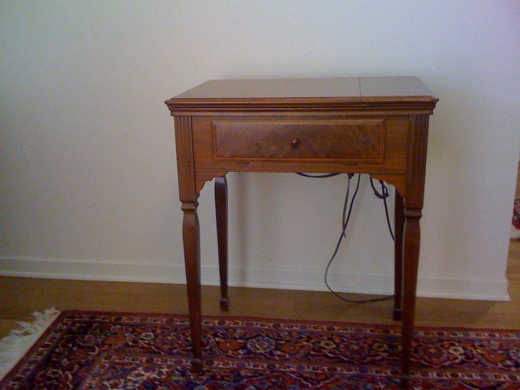 Singer sewing machine folding table p14 petersinks Flickr