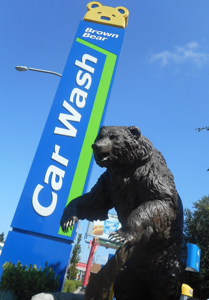 Brown Bear Car Wash sculpture of Bear at Lake City locatio… Flickr
