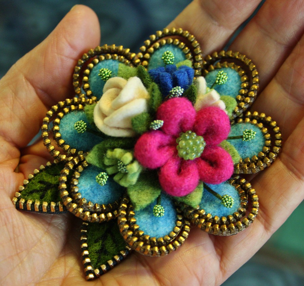 Pretty wool flowers Odile Gova Flickr